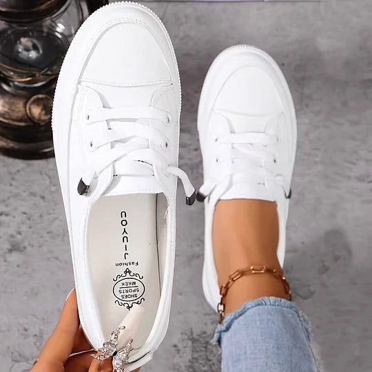 Low Top Sneaker